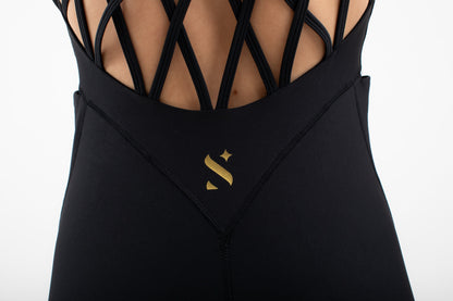 SILA kombinezon in a stylish design, featuring a comfortable fit and vibrant fabric, perfect for casual or outdoor wear.